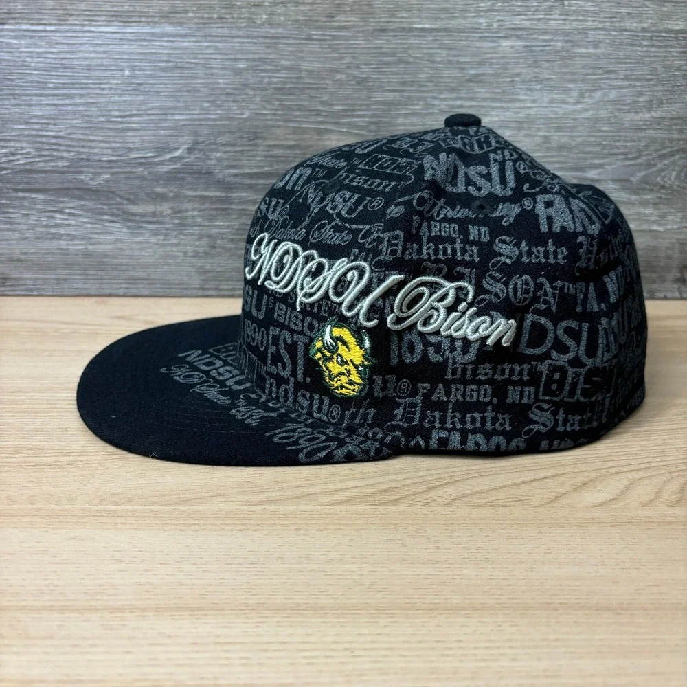 North Dakota State‎ University Hat Cap Fitted Black One Size Flex Graffiti Y2K
